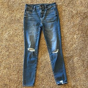 American Eagle The Dream Jean Ripped High-Rise Jegging Blue Light Wash Size 8